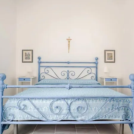 Апартаменты Casa Isabella Vicino Mare Con Giardino Санта-Тереза-Галлура